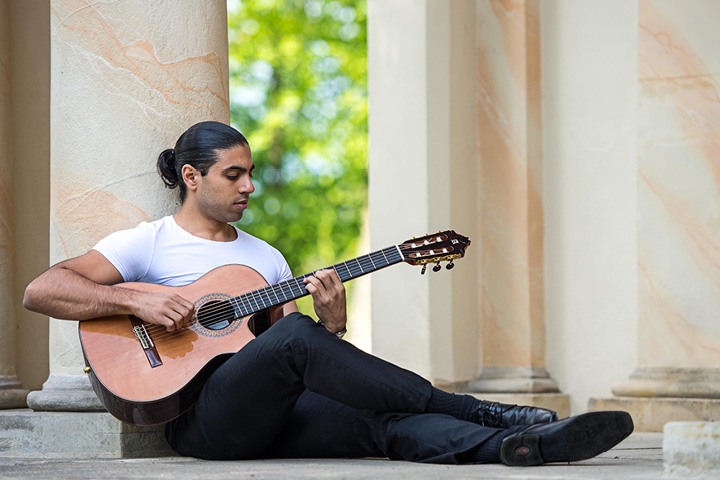Alexandre Glize (F) - "Magic guitar" 