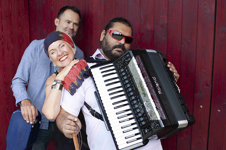 JAMAIR - Irena Budweiserová, Jakub Racek, Mário Biháry 